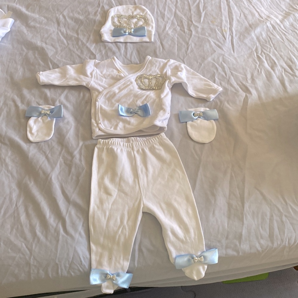New born coming home hospital outfit